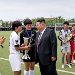 PRELEPE SCENE IZ SEVERNE KOREJE: Kim Jong Un dočekao svoje šampionke!