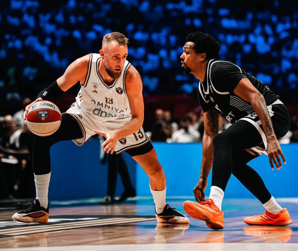 DUBAI POVEO U FINALU: Partizan konstantno imao priključak, ali nije uspeo da preokrene!