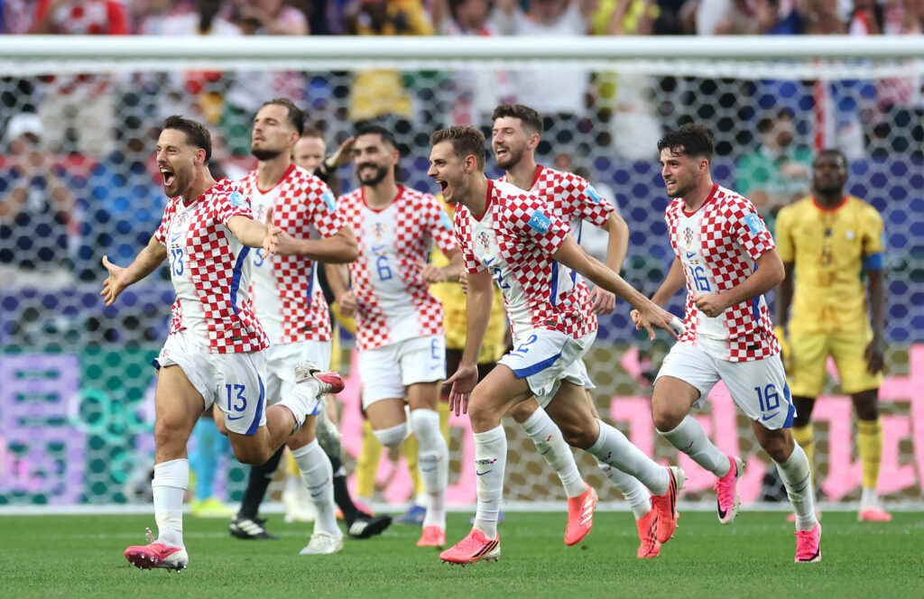 OVO SU SVI PAROVI PRVE NOKAUT RUNDE SVETSKOG PRVENSTVA: Hrvatska i Bosna završili u paklenom delu žreba, Argentini Kolumbija najgori rival do polufinala!