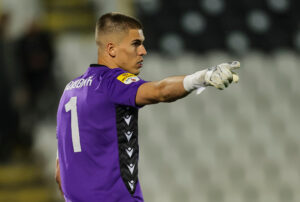 CRVENA ZVEZDA DEFINITIVNO OSTALA BEZ GOLMANA: Olimpijakos joj uzeo čuvara mreže!