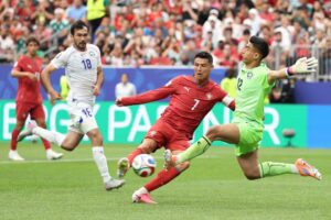 RONALDO ZA ISTORIJU: Portugal petardom pregazio Uzbekistan i zaboravio kiks!