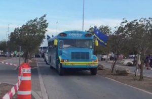 NAJMANJI IKADA A POSTALI HIT U SVETU: Autobus Kurasaa sve ostavio u neverici!