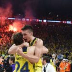 „BRATE SRBINE, GROBARE“: Bogdanović evmotivnim rečima i uz Šabanove stihove ispratio Veselog u penziju!