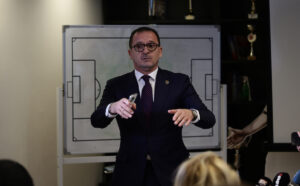 MIJATOVIĆ OTVORENO O BLAGOJEVIĆU: Nije trener za Partizan!