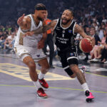 (POLUVREME) PARTIZAN RAZBIJA DUBAI U ARENI: Samo bivši igrač crno-belih drži goste u životu!