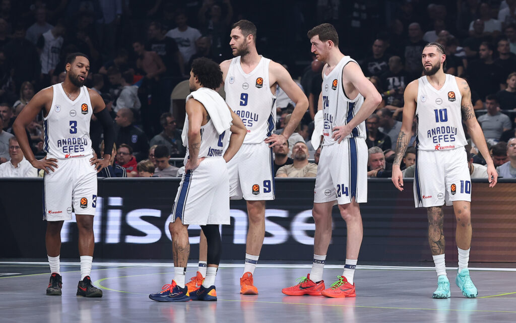 KOŠARKAŠKI RAT NA POMOLU: Zvezda dobila ozbiljnu konkurenciju za Larkina, u celu priču uključen i Željko Obradović!