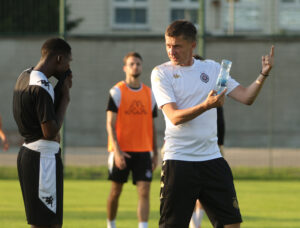 „NISAM NI SPASILAC, NI ČUDOTVORAC“: Ilić realan kada je u pitanju Partizan, ali istako da će izvući maksimum iz ekipe!
