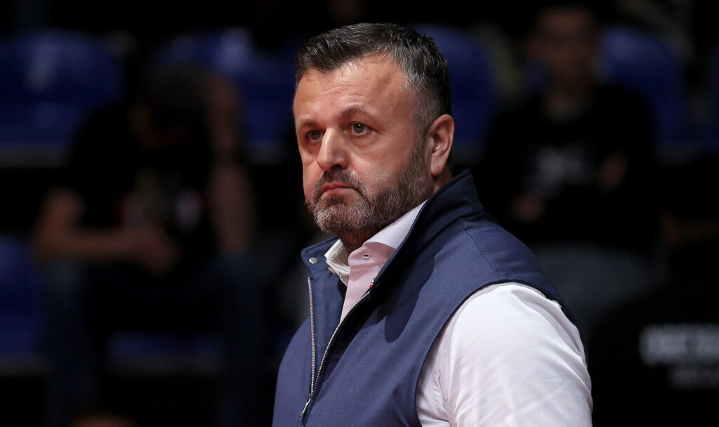 ZVEZDA PODIGLA ZAVESU NOVE ERE: Skupština donela odluke jednoglasno – Teodosićevo izlaganje ispraćeno snažnim aplauzom!