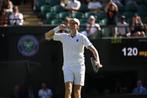 ŠTRUF NAMUČIO SINERA, ALI NIJE MOGAO VIŠE: Italijan slomio otpor Nemca za polufinale Vimbldona!