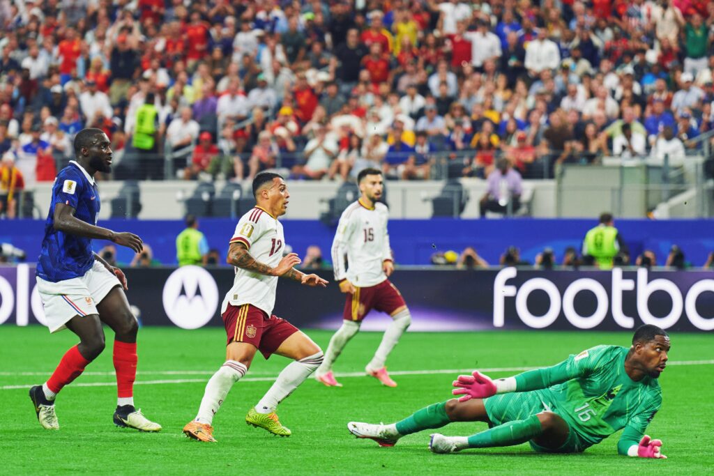 IBRAHIMOVIĆ BEZ DLAKE NA JEZIKU: Zlatan pronašao krivca za pad Francuske, prozvao Dešana zbog jedne odluke!
