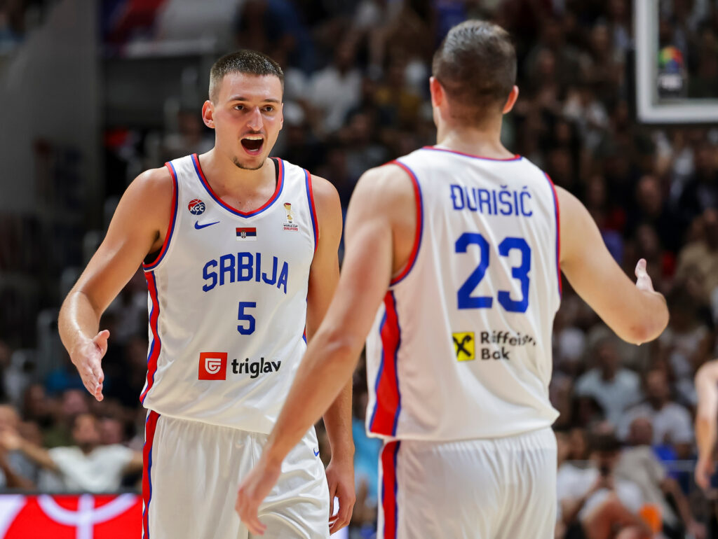 ORLOVI RUTINSKI PROTIV BIH: Srbija u punom Pioniru slavila protiv komšija!
