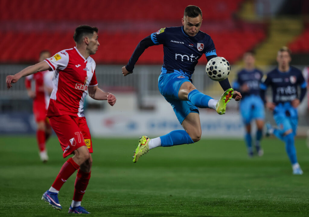 RASTANAK NA ČAIRU: Stranac napustio Radnički i srpski fudbal!