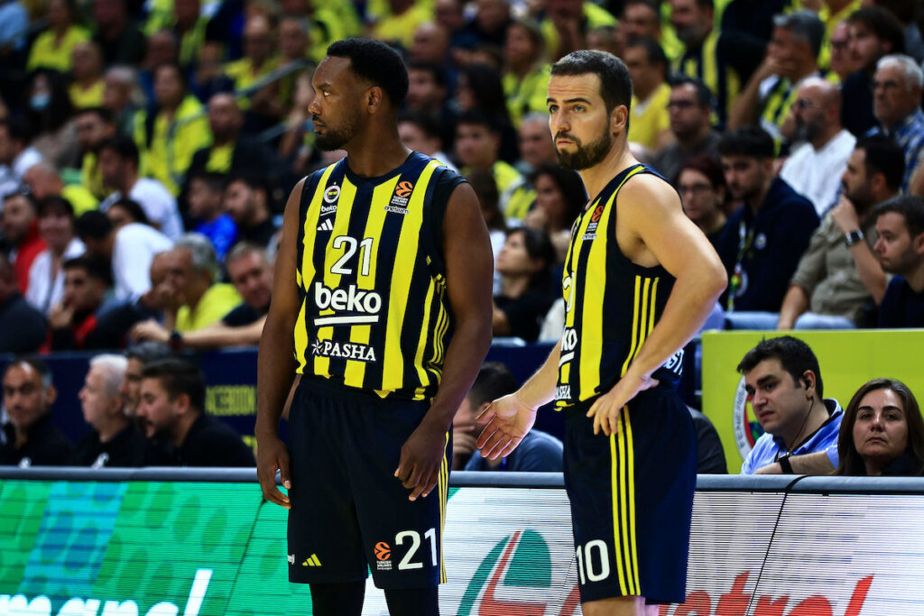TAKO SE ODNOSI PREMA KAPITENU: Džaba sve zvezde, Fener čuva svoju legendu!