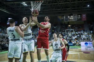 BOSNA PALA PRED SRBIJU: Turska preživela Zenicu, Garza uzalud zatrpavao koš!