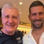 FOTOGRAFIJA KOJA JE ODUŠEVILA NAVIJAČE: Novak se slikao sa legendom hrvatskog fudbala!