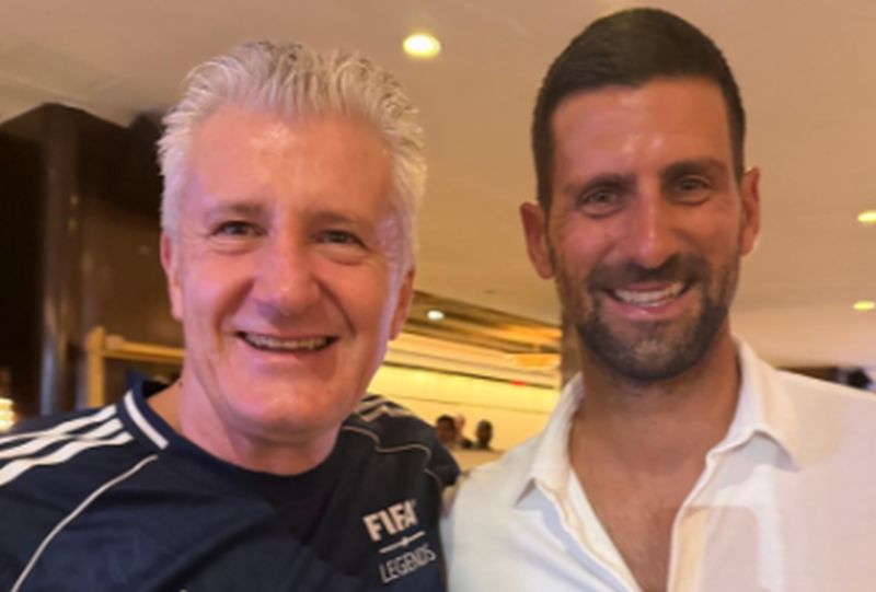 FOTOGRAFIJA KOJA JE ODUŠEVILA NAVIJAČE: Novak se slikao sa legendom hrvatskog fudbala!