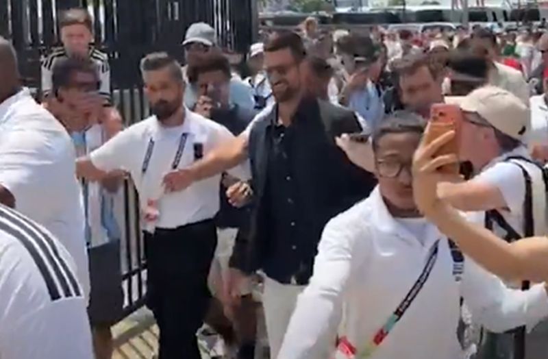 NAJVEĆI NA NAJVEĆOJ SMOTRI: I Novak prati filane Svetskog prvenstva!
