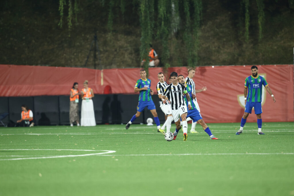 PARTIZAN OSTAO BEZ POBEDE U NADOKNADI: Crno-beli ispustili tri boda u poslednjim sekundama protiv Zemuna!