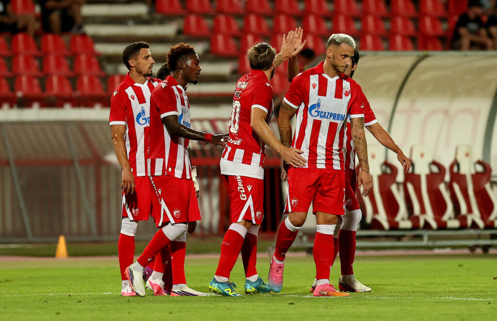 ARNAUTOVIĆ RASPAKOVAO BOMBU: Zvezda sa 2:0 otišla na odmor, Larn potpuno nemoćan!