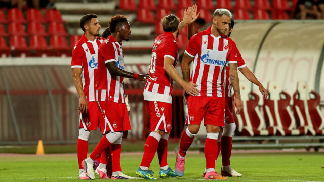 ARNAUTOVIĆ RASPAKOVAO BOMBU: Zvezda sa 2:0 otišla na odmor, Larn potpuno nemoćan!