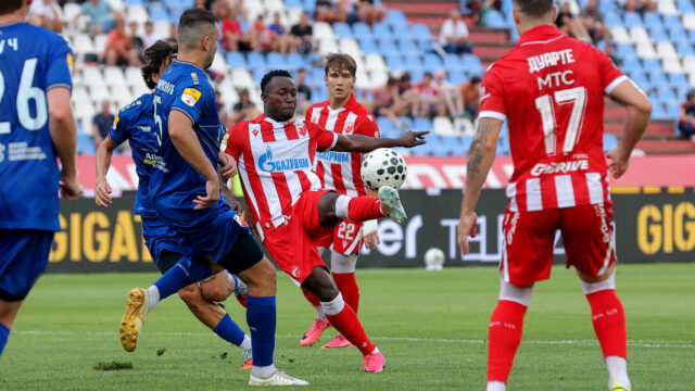 (POLUVREME) GORELA MARAKANA U ČETIRI MINUTA: Zvezda povela 2:0, Vojvodina vratila neizvesnost!