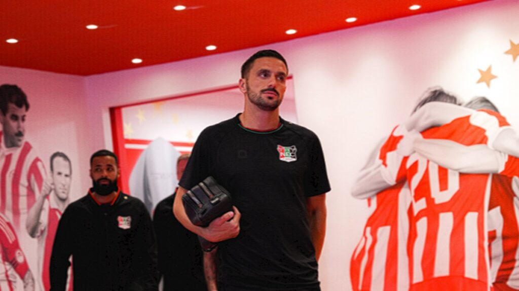 TADIĆ DEBITOVAO: NEC propustio šansu da nokautira Grke u Pireju!