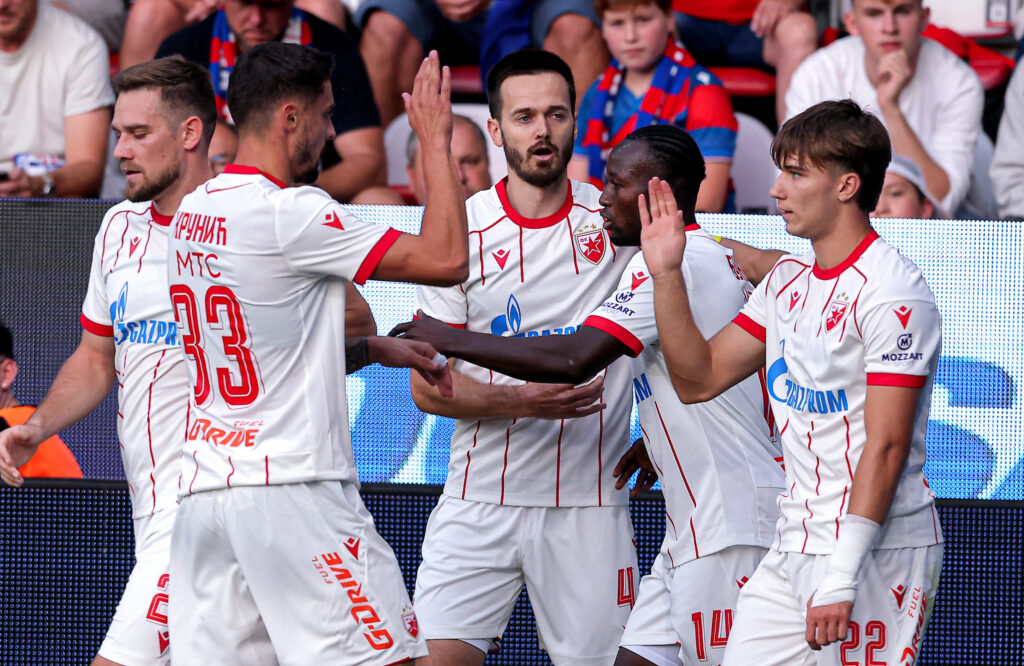 ZVEZDA NA UDARU UEFA: Pokrenut postupak protiv srpskog šampiona zbog transparenta za srpskog heroja Ratka Mladića!