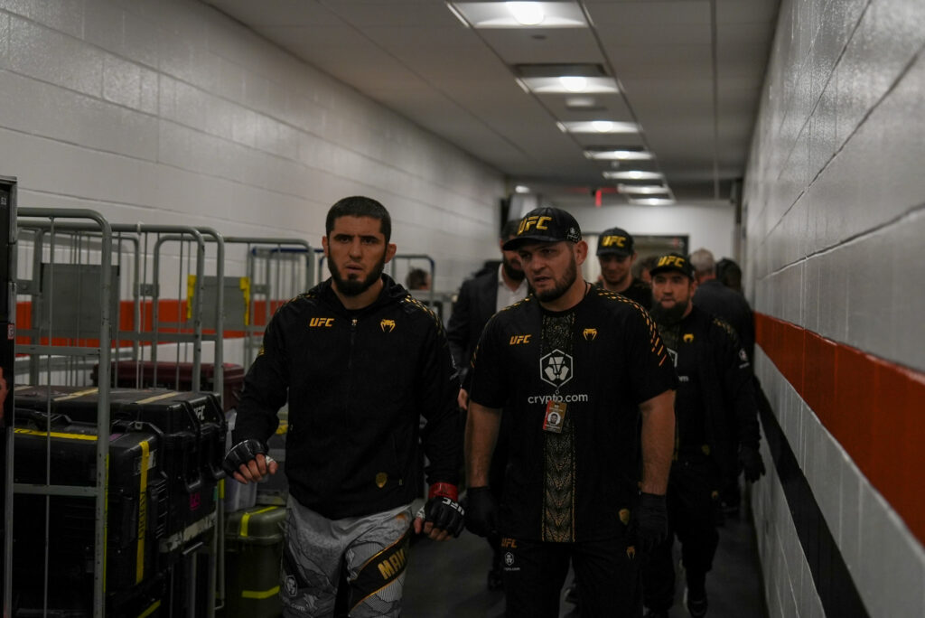 MAHAČEV ISPISAO ISTORIJU UFC-a: Srušio rekord Andersona Silve i odbranio šampionski pojas!
