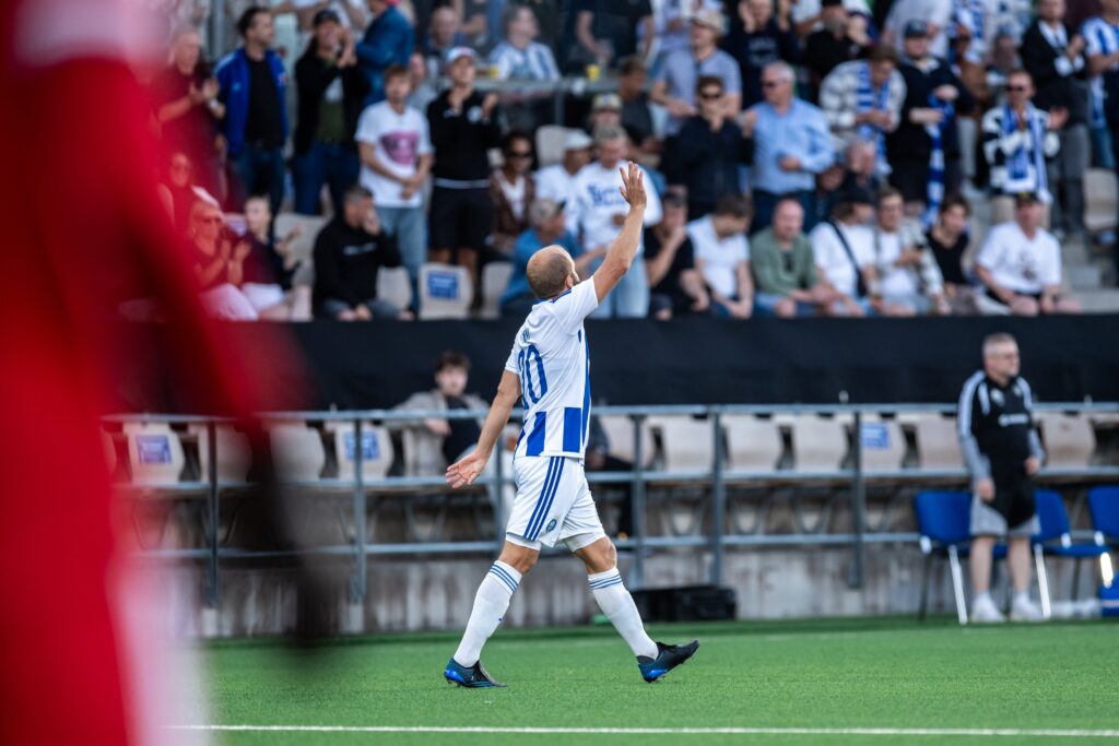 PUKIJU JE BIO DOVOLJAN SAMO MINUT: Legendarni Finac spasao Helsinki u Evropi!