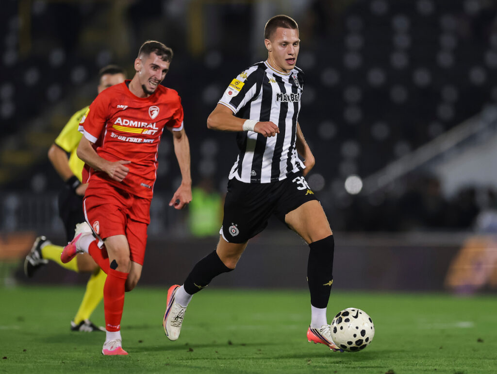 UGREŠIĆ STIGAO U SOLUN: Ljudi iz PAOK-a dočekali bisera Partizana, sledi potpis na pet godina!