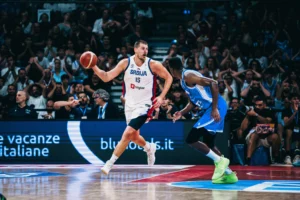 (POLUVREME) SRBIJA VODI PROTIV ITALIJE: Jokić se razigrao, „orlovi“ sa +9 otišli na pauzu!