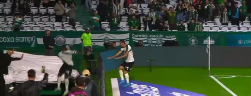 NEVEROVATNA SCENA U BRAZILU: Dao gol, krenuo da slavi i nestao u tunelu – a onda je stigao još veći šok! (VIDEO)