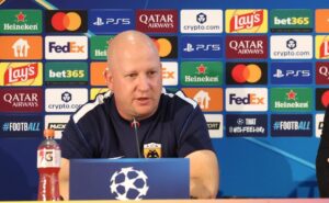 NIKOLIĆ NEZADOVOLJAN POSLE REMIJA: Trener AEK-a prozvao igrače zbog sebičnosti, teren mu takođe zasmetao!