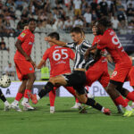 (POLUVREME) PARTIZAN SA IGRAČEM MANJE: Crno-beli sa desetoricom jure gol protiv IMT-a i vrućine!