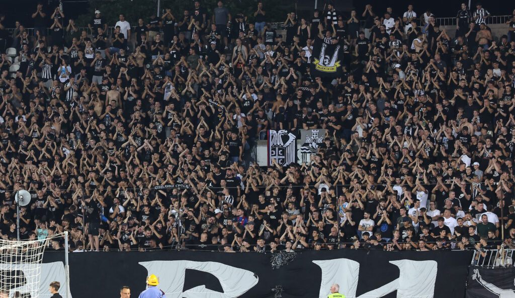 GROBARI ISPUNJAVAJU STADION: Partizan objavio koliko je karata prodato za Hetafe!