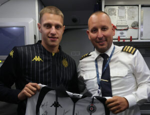E TO JE PRAVI GROBAR: Pilot koji je vozio Partizanove fudbalere održao emotivan govor svima u avionu!