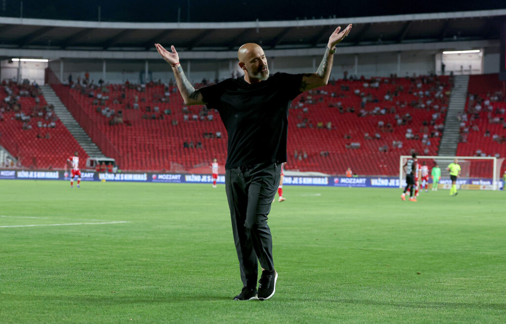 HAOS NA MARAKANI: Stanković isključen, stadion mu zviždao, a onda je trener Zvezde uzvratio navijačima!