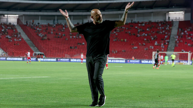 HAOS NA MARAKANI: Stanković isključen, stadion mu zviždao, a onda je trener Zvezde uzvratio navijačima!