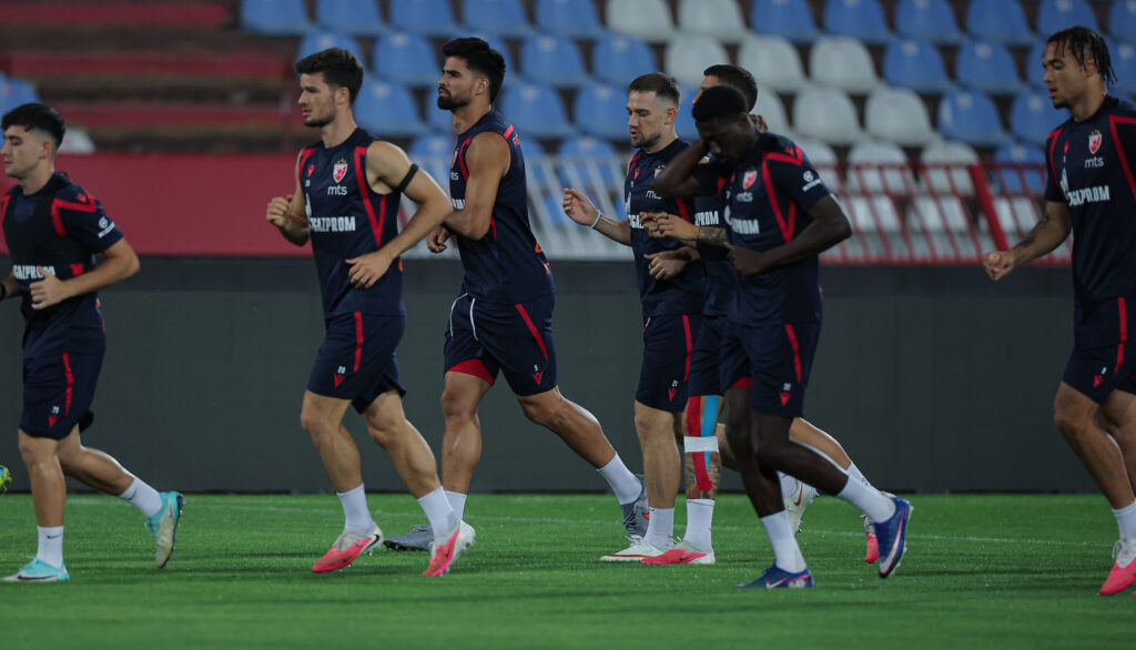 ZVEZDA U PROBLEMU: Napadač morao da napusti trening pred Viktoriju!
