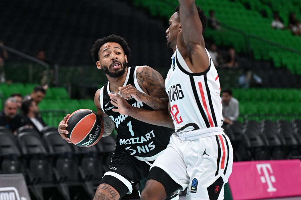 HSlltgGXUAAwWPL PARTIZAN