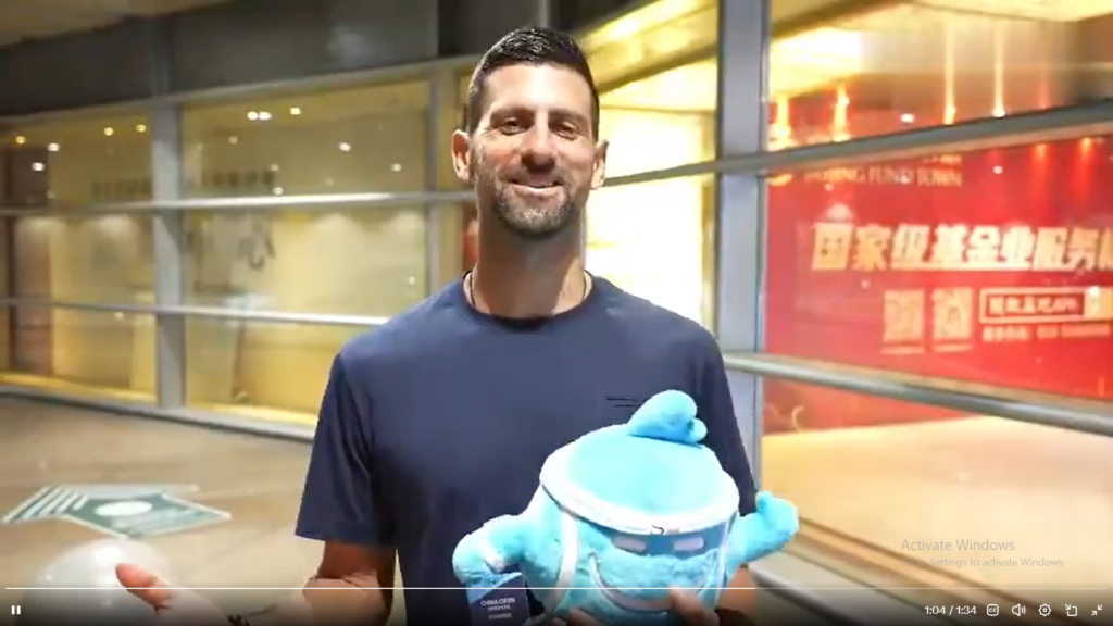 NOVAK STIGAO U PEKING I ODMAH NAPRAVIO SPEKTAKL: Kinezi nisu krili oduševljenje! (VIDEO)
