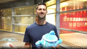 NOVAK STIGAO U PEKING I ODMAH NAPRAVIO SPEKTAKL: Kinezi nisu krili oduševljenje! (VIDEO)