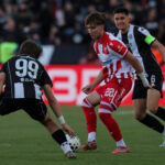 VEČITI DERBI U TRENUTKU ISTINE – ZVEZDA I PARTIZAN IGRAJU ZA MNOGO VIŠE OD TRI BODA  Crveno-beli žele odgovor posle evropskog razočaranja, dok Partizan na stadion Rajko Mitić stiže sa imperativom da ostane u trci za vrh