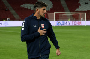 „PONELA NAS PUBLIKA“ – A STADION POLUPRAZAN: Paunović šokirao svojim odgovorom nakon još šokantnijeg poraza od Grčke!