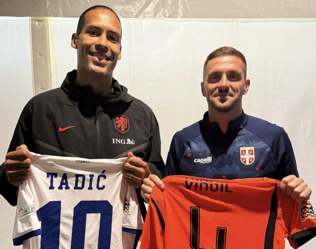 GODINE SU PROŠLE, ALI SU USPOMENE OSTALЕ: Tadić i Van Dajk razmenili dresove na Marakani!