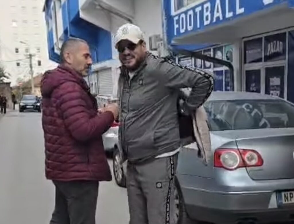 LALATOVIĆ STIGAO U NOVI PAZAR I ODMAH NAPRAVIO ŠOU: Grlio sve redom ispred stadiona, pa otišao na predstavljanje!