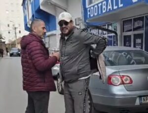 LALATOVIĆ STIGAO U NOVI PAZAR I ODMAH NAPRAVIO ŠOU: Grlio sve redom ispred stadiona, pa otišao na predstavljanje!