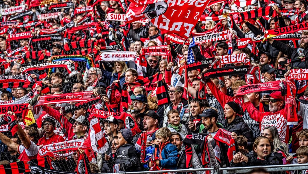 NIKADA NEĆETE POGODITI KO JE NOVI LIDER BUNDESLIGE: Sa igračem manje srušili Šalke u 85. minutu i preskočili nemačke gigante!