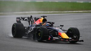SMEŠNO I SRAMNO, FORMULA 1 JE NA VN BAHREINA U MALEZIJI IZGUBILA I POSLEDNJI GRAM DUŠE: Pola grida se „pokvarilo“ u formacijskom krugu, kiša preplašila direkciju trke!
