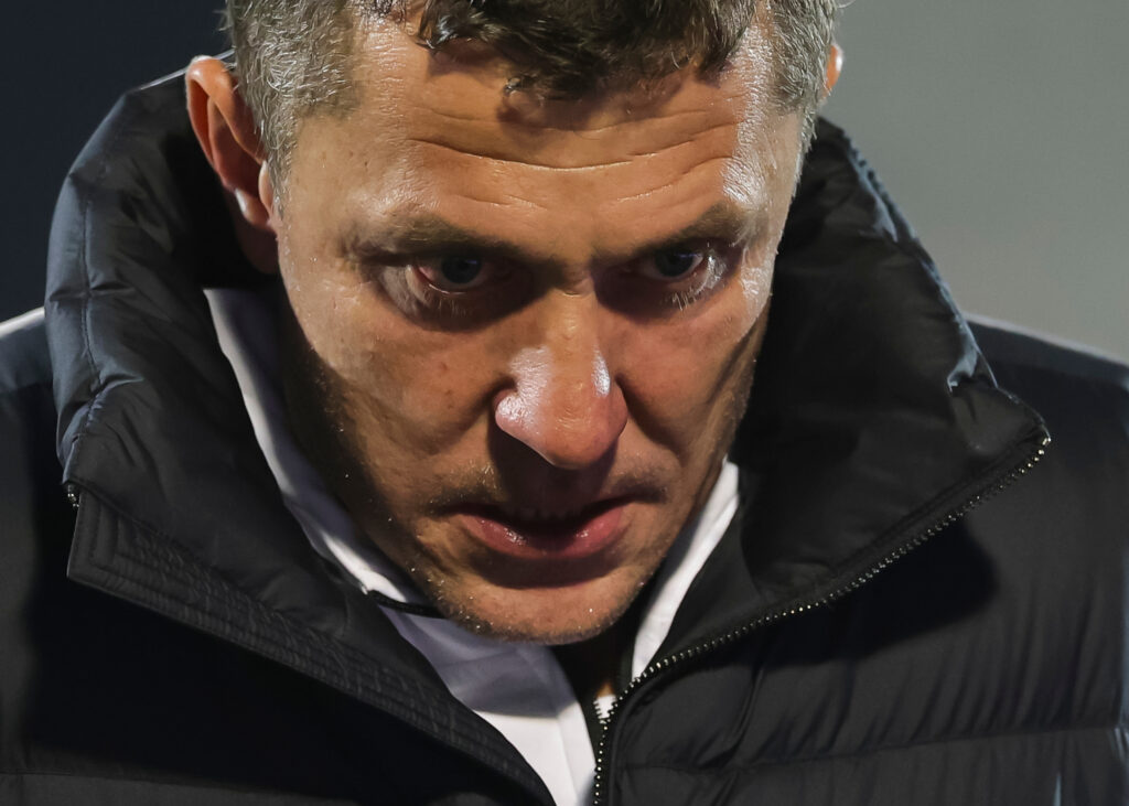 SAŠA ILIĆ POBEGAO SA TERENA, NIJE UDOSTOJIO NOVINARE NI ZA IZJAVU: Uprava nema hraborsti da ga pusti zbog svojih pozicija, ali Partizan je potrošio još jednu legendu!